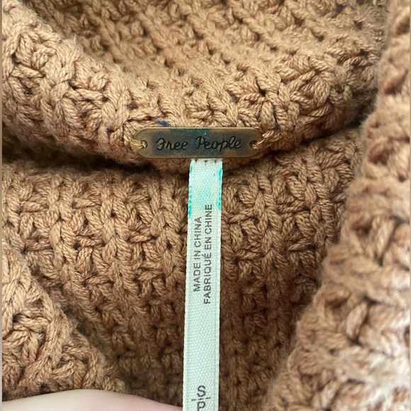 Chunky fall tan turtleneck sweater - Picture 2 of 5